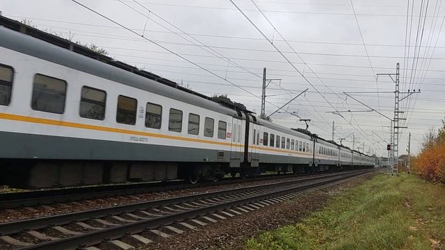 Электропоезд ЭП2Д-0037 с маршрутом Тула-1-Курская - Румянцево смотреть онлайн