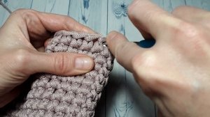 Вяжем маленькую сумочку крючком из шнура. Чехол для телефона.