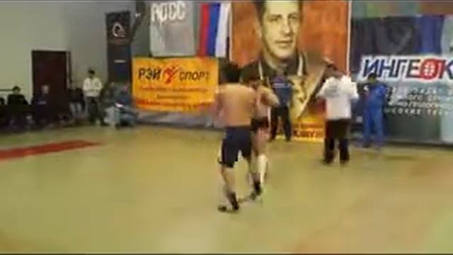 кикбоксёр Мага против боксёра Ильяса смотреть онлайн