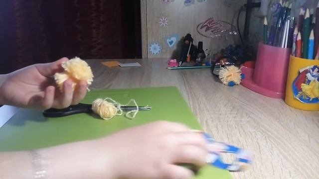 Пушистый зверёк из помпона смотреть онлайн