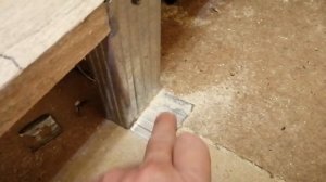 Самый дешевый способ выровнять деревянный пол в частном доме.