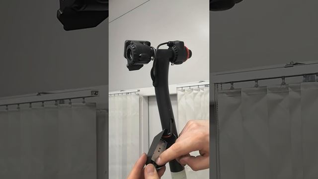 меняем фонарик на самокате CARMEGA RUFF