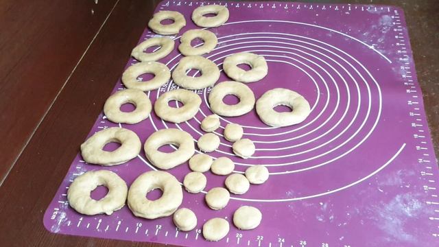 ПОНЧИКИ московские.Пончики за полчаса. Из простых продуктов.Вкуснятка к чаю смотреть онлайн