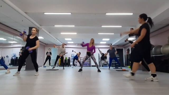 ФУНКЦИОНАЛЬНЫЙ ТРЕНИНГ ЦЕЛАЯ ТРЕНИРОВКА / FUNCTIONAL TRAINING / ГРУППОВАЯ ТРЕНИРОВКА смотреть онлайн