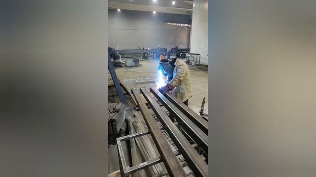 Новая экшен камера подъе....ла🤦♂️#сантимшва #сварка сваркаполуавтоматом #welder #mig #mag смотреть онлайн