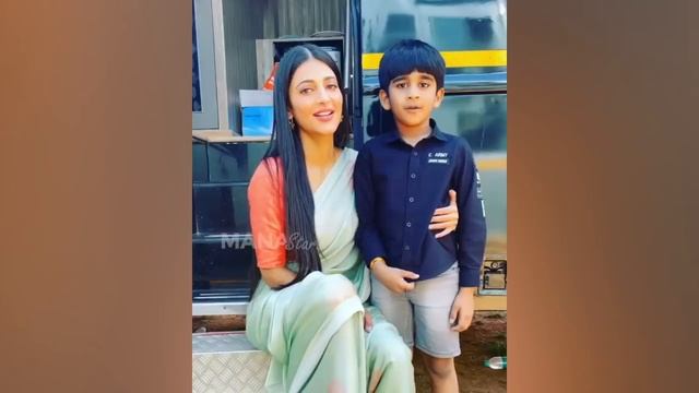 Shruti Haasan Playing Cricket At Shoot Gap | MS Entertainments смотреть онлайн
