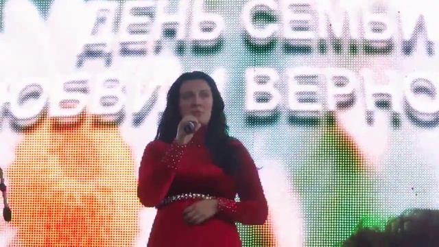 Поздравление от Елены Ваенги. День Семьи, Любви и Верности (07.07.2013) смотреть онлайн