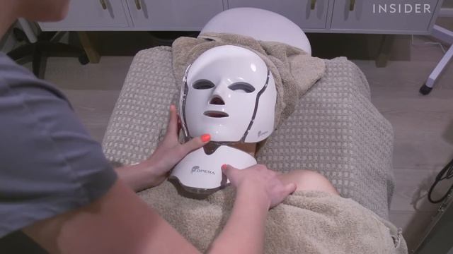 We Tried A $333 LED Mask Treatment Loved By Celebrities Like Chrissy Teigen and Kourtney Kardashian смотреть онлайн