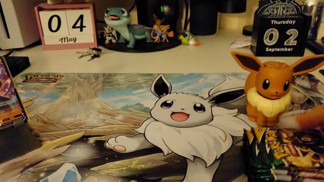 Costco 2 pack Pokémon Tin and Evolving Skies ETB. Sassy Eevee is here to to help. смотреть онлайн