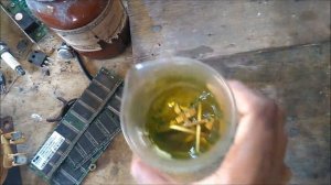 Как буржуи добывают золото из радиодеталей