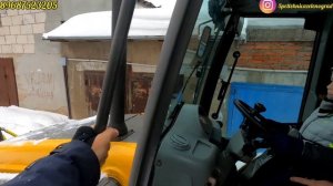 Даже ребёнок  сможет  управлять  экскаватором погрузчиком  Volvo bl 61.