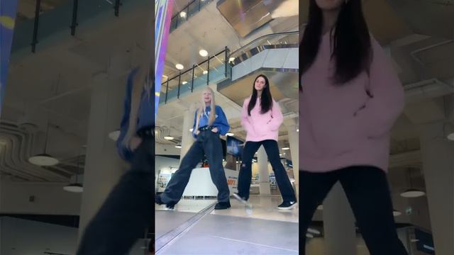 ДЭНСИМ В ТОРГОВОМ ЦЕНТРЕ смотреть онлайн