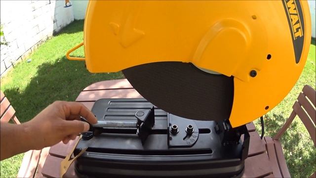 Dewalt D28730 POLICORTE - 14" CHOP SAW - SERRA MULTI-CORTE DE METAIS смотреть онлайн