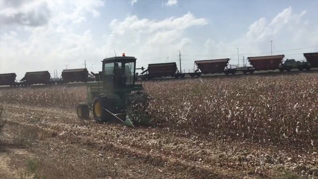 Cotton chopping with john deere 5830 harvester смотреть онлайн