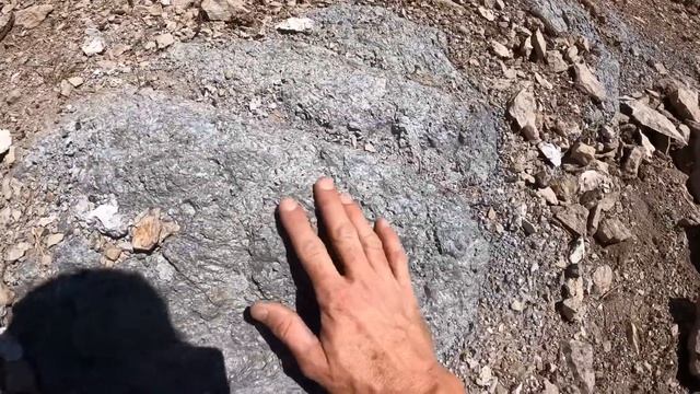 GARNETS, YELLOW TOPAZ, OBSIDIANS, & A CAVE!!| Ruby Mt. Colorado смотреть онлайн
