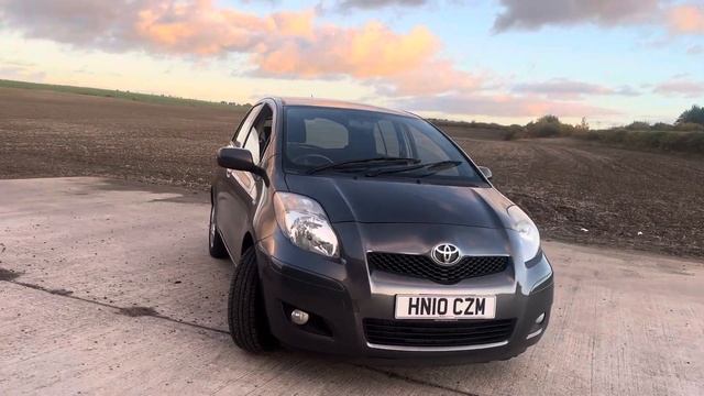 2010 Toyota Yaris / 2 keys / full service history смотреть онлайн