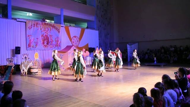 Знаменитый народный танец с платочком смотреть онлайн