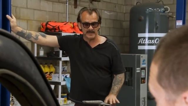 Коллекционеры авто  Lincoln Zephyr Coupe V12 1937 10серия