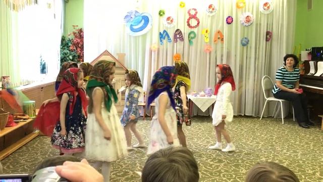 Утренник 01.03.2018 - Танец Матрешек смотреть онлайн