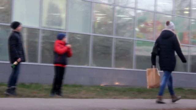 Prank 6. Дети пьют алкоголь на улице / Dzieci piją alkohol na ulicy смотреть онлайн