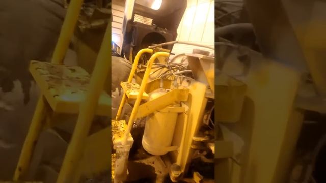Что нужно сделать чтобы снять поддон на китайском фронтальном погрузчике. смотреть онлайн
