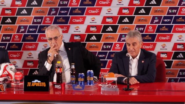 Juan Carlos Oblitas le da la bienvenida a Jorge Fossati | Cosa Seria смотреть онлайн