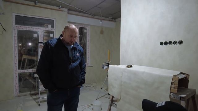 КАК ПОДГОНЯТЬ ЛЮБЫЕ ОБОИ? НАШЛИ КОСЯК В ПОКЛЕИНЫХ ОБОЯХ смотреть онлайн