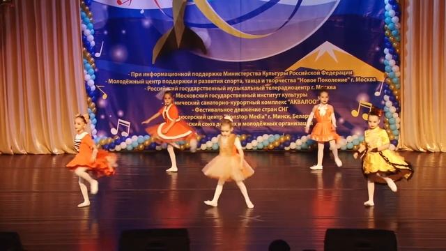 Студия танца Талисман - Дефиле лисичек смотреть онлайн