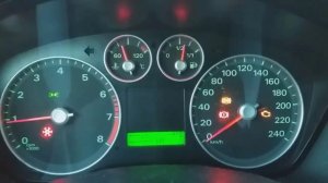 Почему отключается и падает стрелка спидометра.mp4