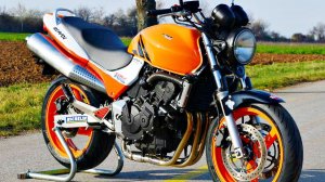 Honda CB900F Hornet - Настоящий Уличный Боец !