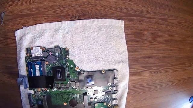 Как почистить от пыли ноутбук ASUS X750J и заменить в нём термопасту! смотреть онлайн