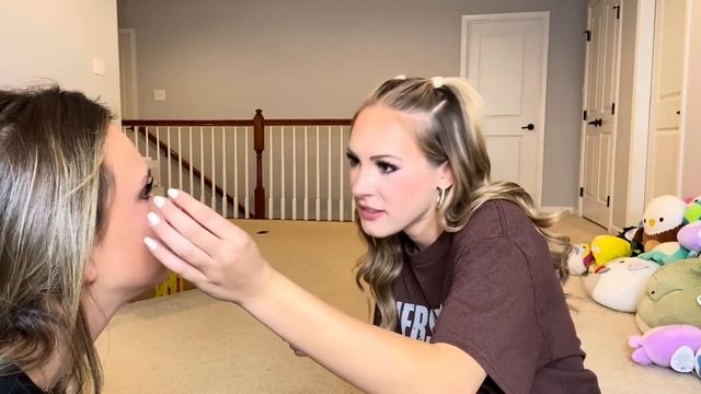 KAYLA & KALLI OFFICIAL HALLOWEEN TRICK OR TREAT VLOG 2023 ??? смотреть онлайн