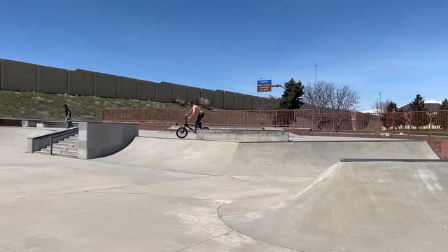 They make ELECTRIC BMX bikes! | SWFT смотреть онлайн