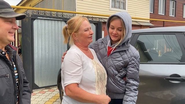 Поздравили маму с ДНЕМ РОЖДЕНИЯ?В гостях у РОДИТЕЛЕЙ?Влог смотреть онлайн