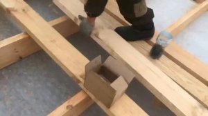 How to properly file rafters in a hip roof./ Как правильно запиливать стропила в вальмовой крыше.