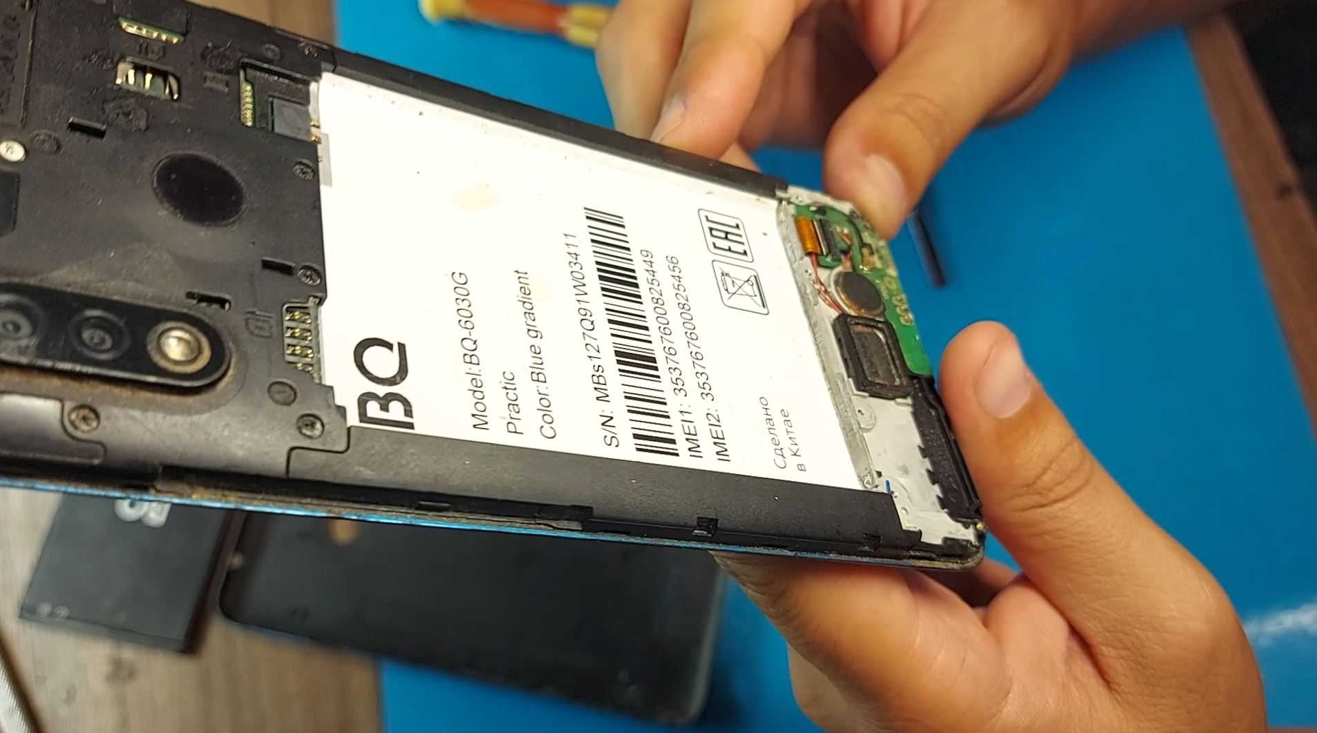 Замена микрофона и USB, восстановление аккумулятора на телефоне BQ Practic (BQ-6030G) смотреть онлайн