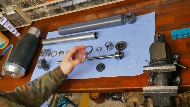 Пневмостойки на базе МАЗовских амортизаторов для Nissan Patrol Y61. смотреть онлайн