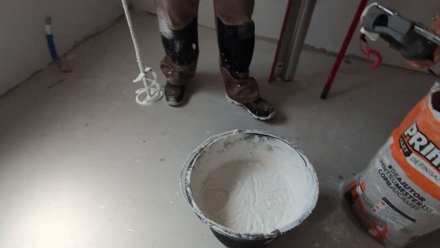 Cum Se Prepara Gletul De Finisaj Si Cum Se Aplica Cu Trafaletul Pe Tavan