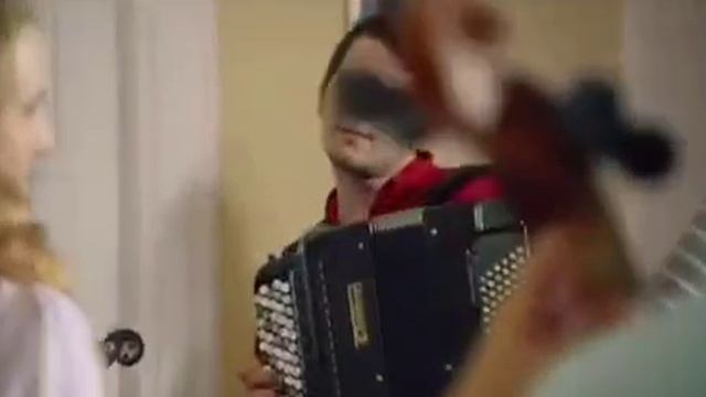 Кто-то же должен разбавить уныние смотреть онлайн