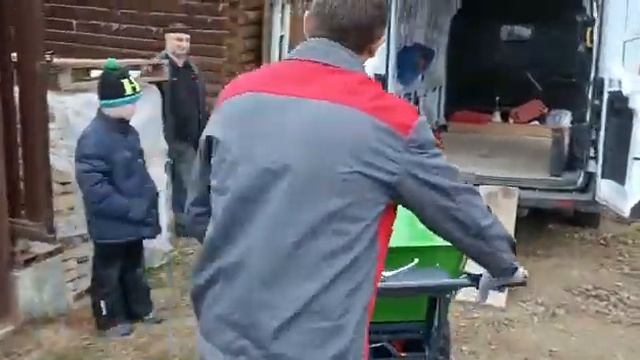 Электротележка Мотомул. Давайте посмотрим, насколько тихо она едет. смотреть онлайн