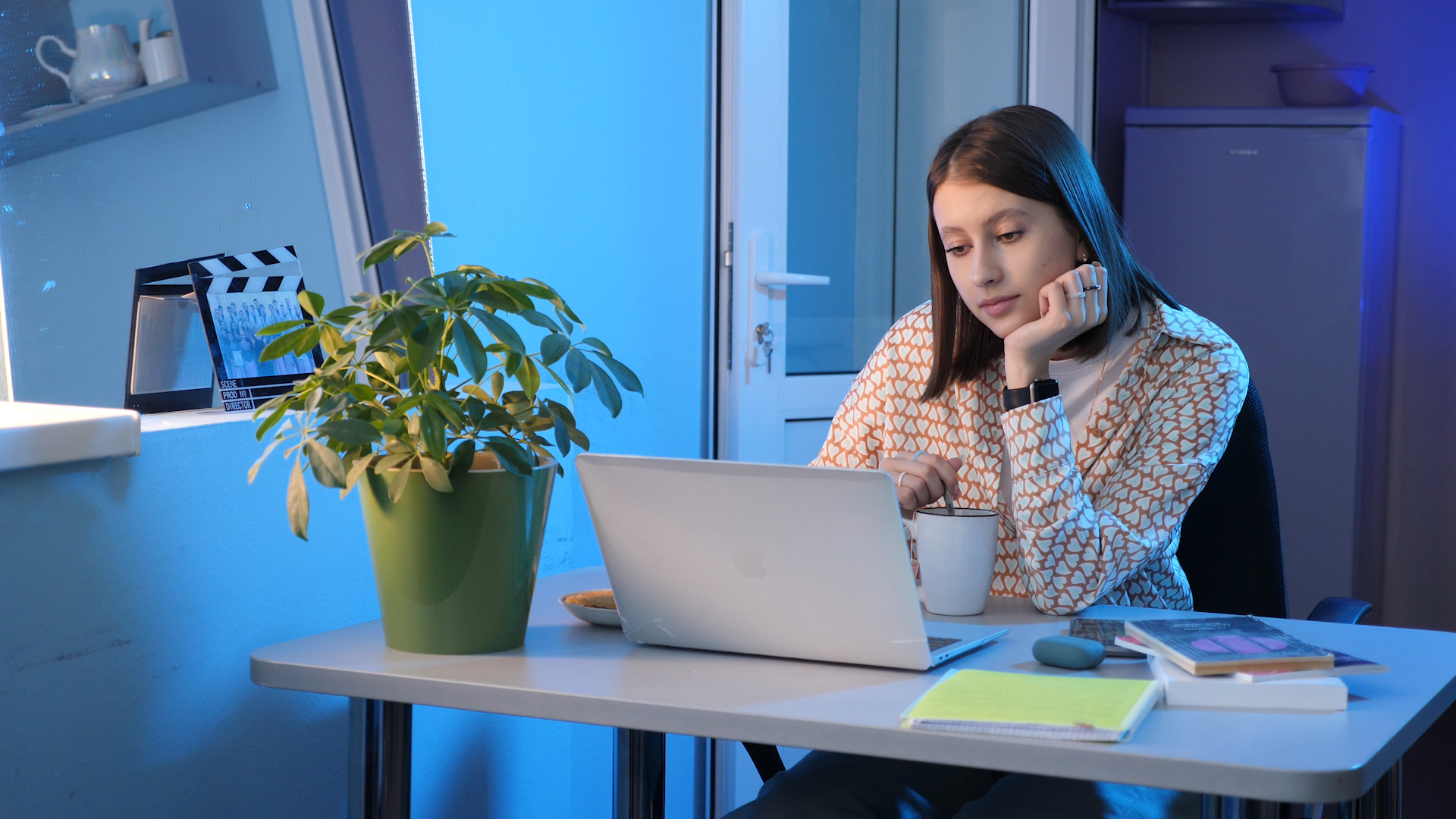 МЕЖДУНАРОДНЫЙ ДЕНЬ СЧАСТЬЯ смотреть онлайн