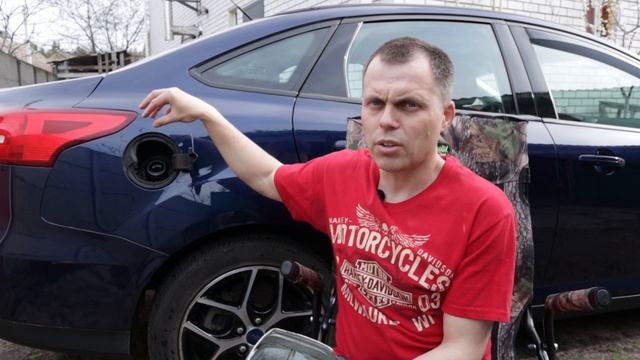 Как залить бензин в бак через лейку - Ford easy fuel смотреть онлайн