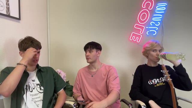 🔘 [#Стрим] • #Иван_Стариков (@ivanstarmusic) 👱 & @ecolemusic_🎵 → #отвечают #на #вопросы | 01.08.202