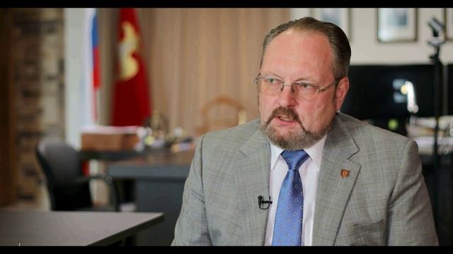 Начальник Главгосэкспертизы России Игорь Манылов о мерах поддержки строительной отрасли смотреть онлайн