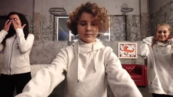 Shuffle / CuttingShapes 2017год