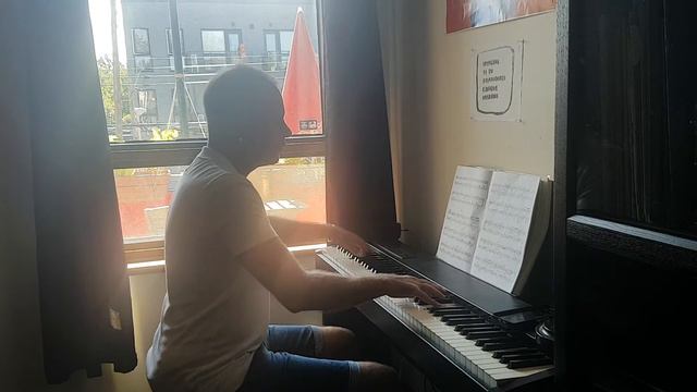 Xavier Montsalvatge - Tres Divertimentos - II. Muy Dulce (Habanera) смотреть онлайн