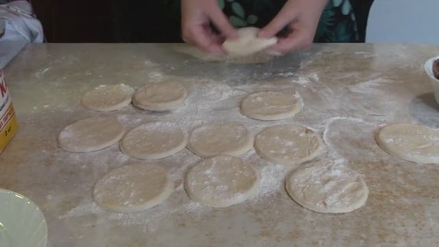 Пирожки с яйцом и грибами смотреть онлайн