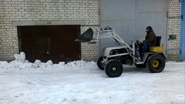 Трактор с фронтальным погрузчиком от Оspivr смотреть онлайн