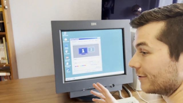 Unboxing a $2000 monitor from 2001! смотреть онлайн
