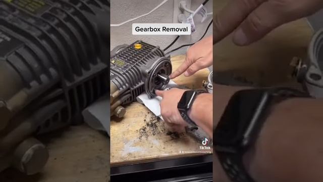 Pressure Washer Gearbox Removal GX390 смотреть онлайн